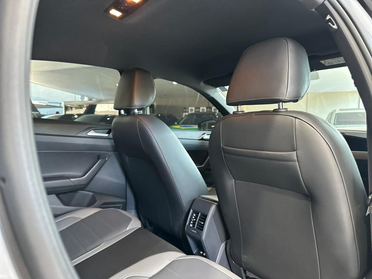 VOLKSWAGEN Nivus 1.0 4P FLEX 200 TSI HIGHLINE TURBO AUTOMÁTICO