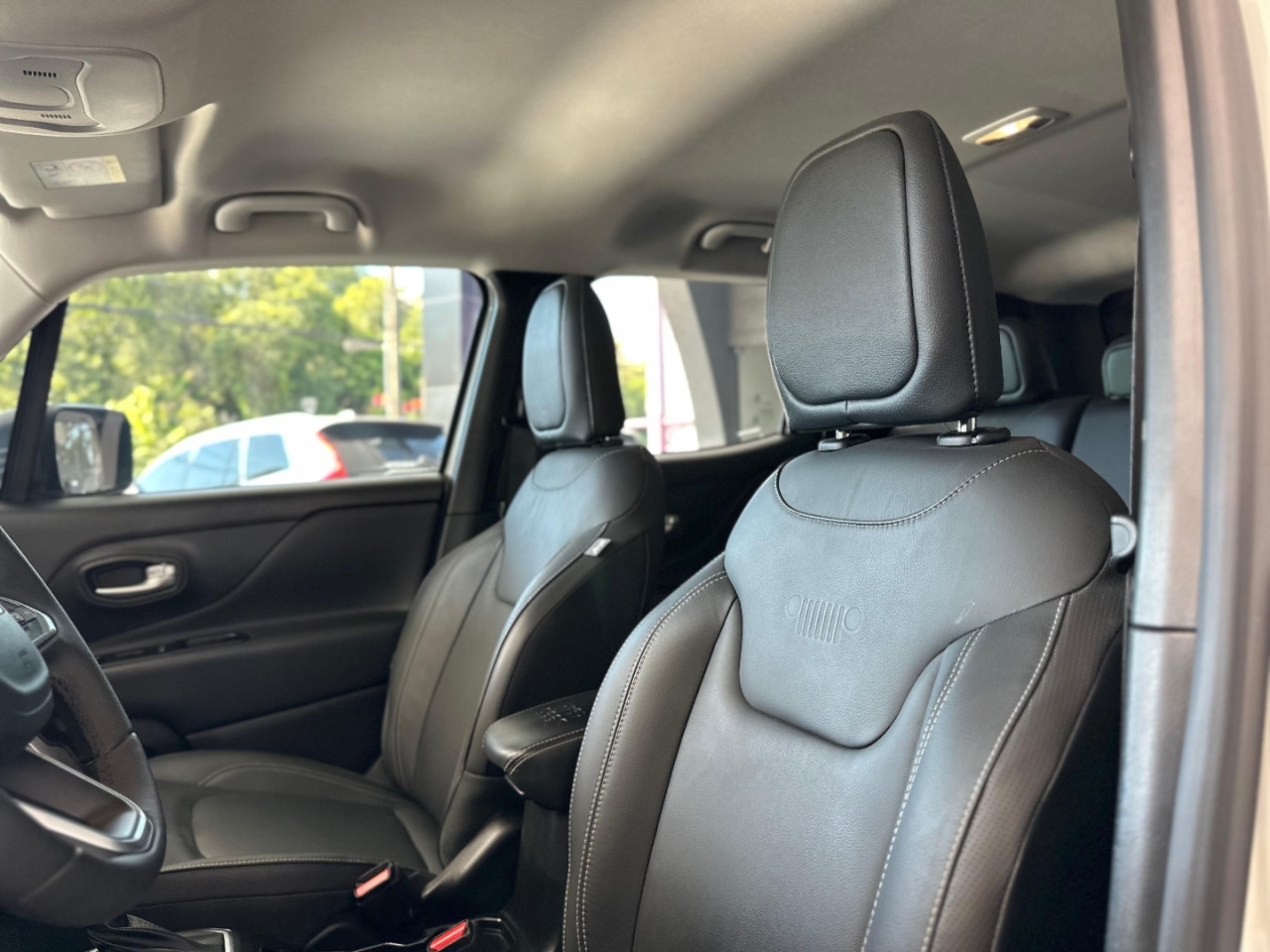 JEEP Renegade 1.3 16V 4P FLEX T270 LONGITUDE TURBO AUTOMÁTICO