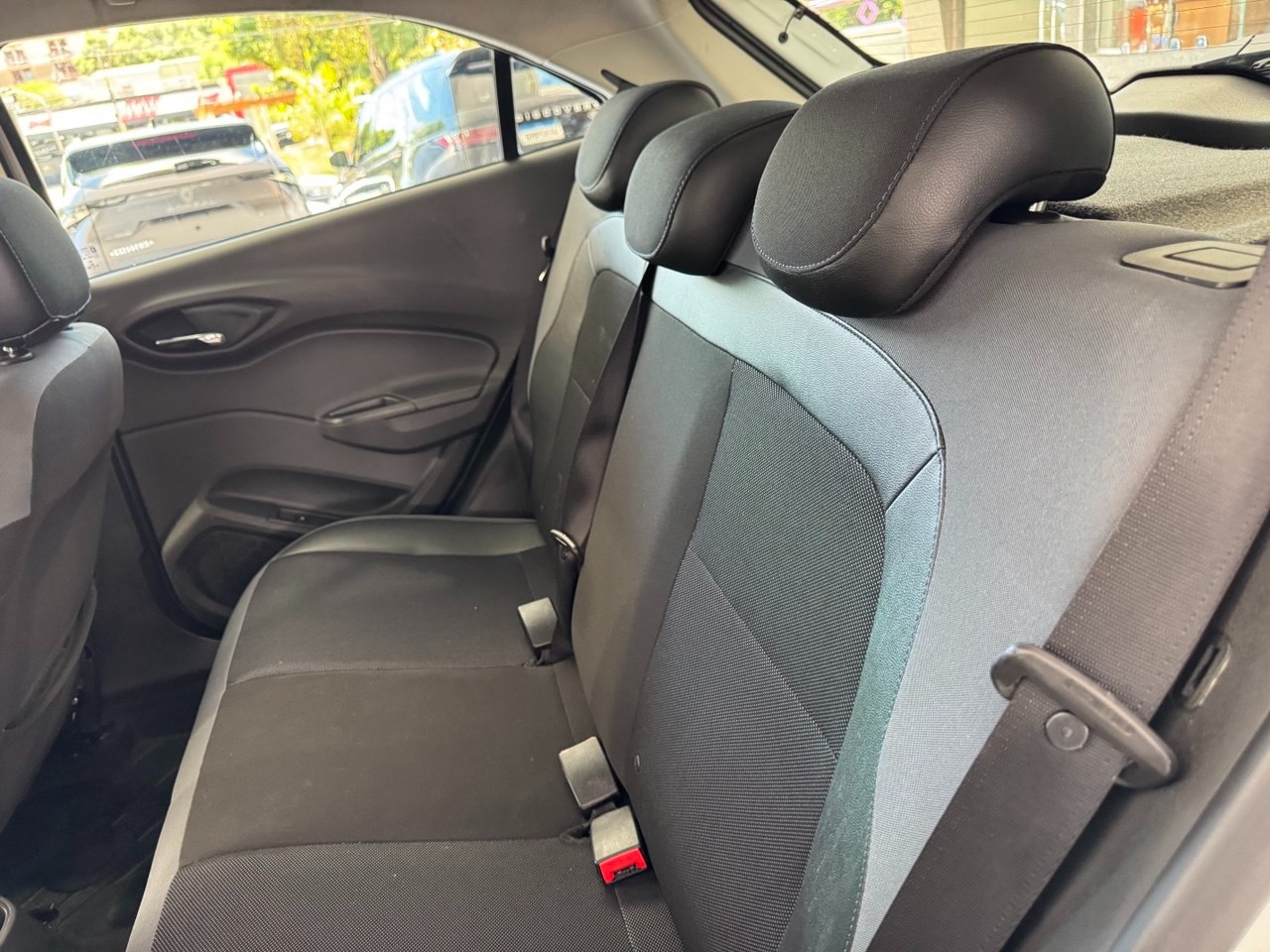 CHEVROLET Onix Hatch 1.4 4P FLEX ACTIV AUTOMÁTICO