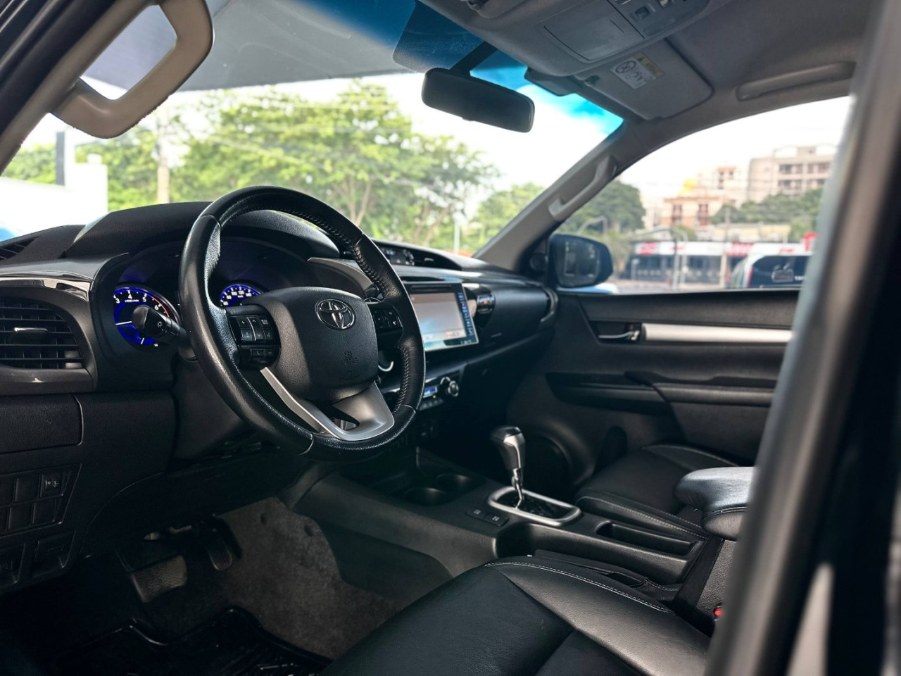 TOYOTA Hilux Caminhonete 2.7 16V 4P SRV FLEX 4X4  CABINE DUPLA AUTOMÁTICO