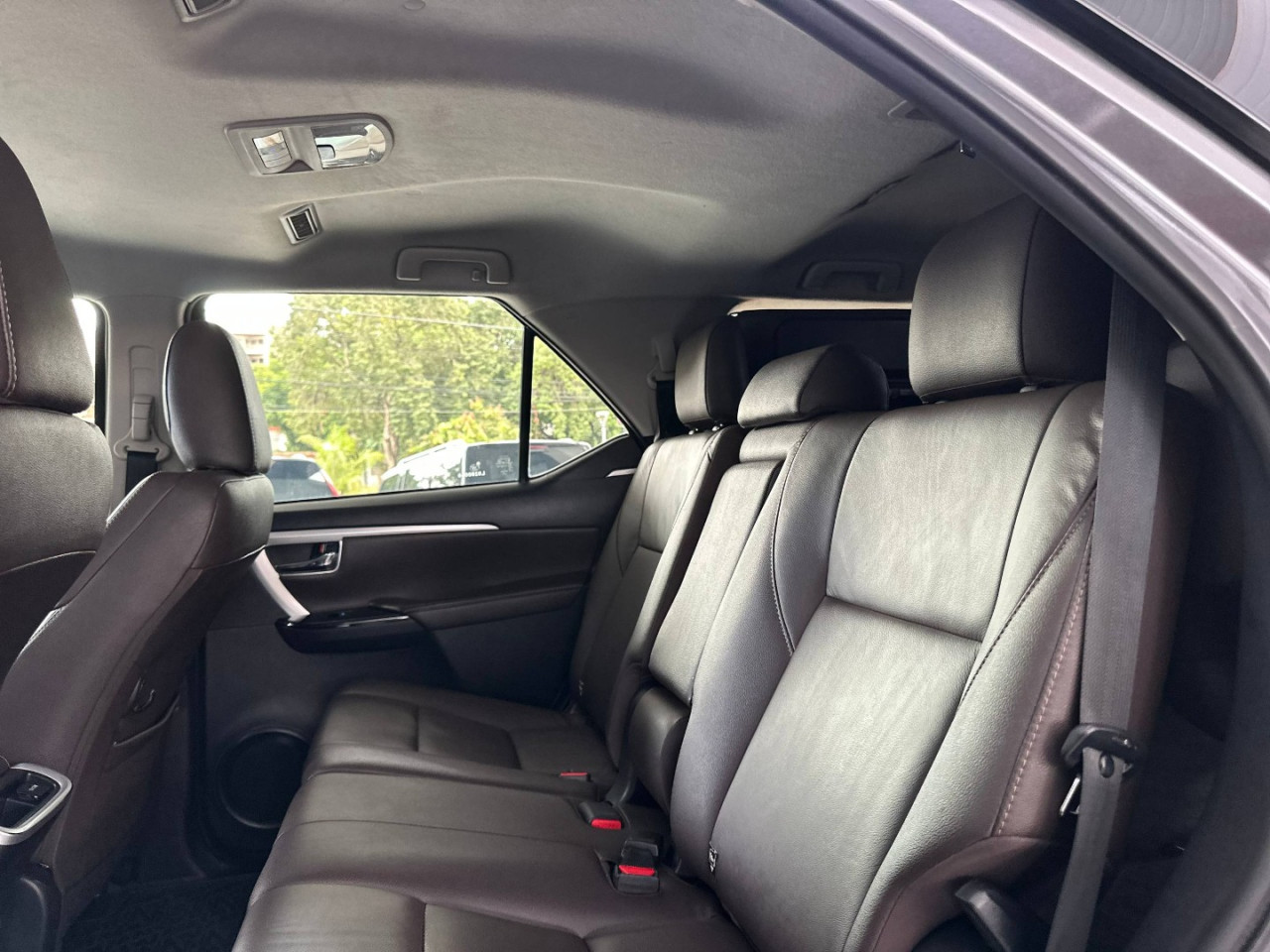 TOYOTA Hilux SW4 2.8 16V 4P SRX 4X4 7 LUGARES TURBO DIESEL AUTOMÁTICO