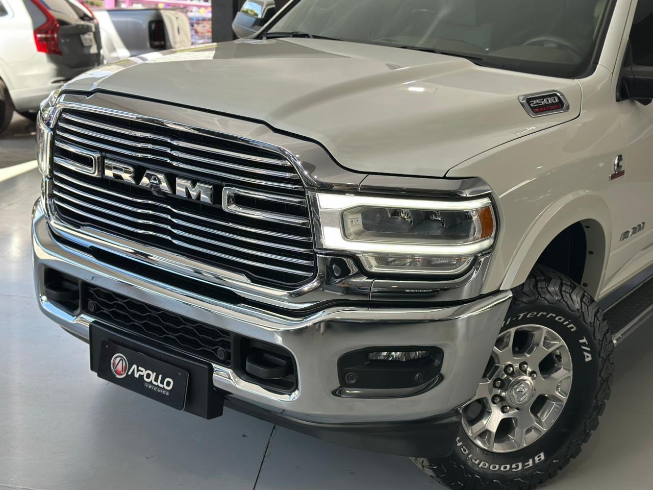 RAM 2500 6.7 I6 24V SLT CABINE DUPLA TURBO DIESEL LARAMIE 4X4 AUTOMÁTICO
