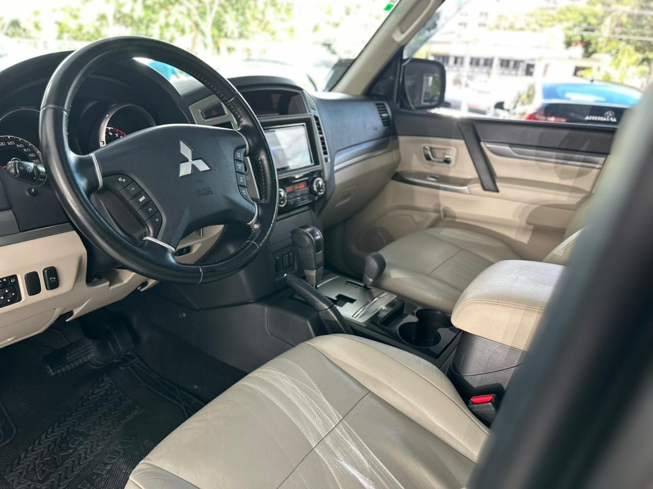 MITSUBISHI Pajero Full 3.8 V6 24V 4P HPE 4X4 AUTOMÁTICO