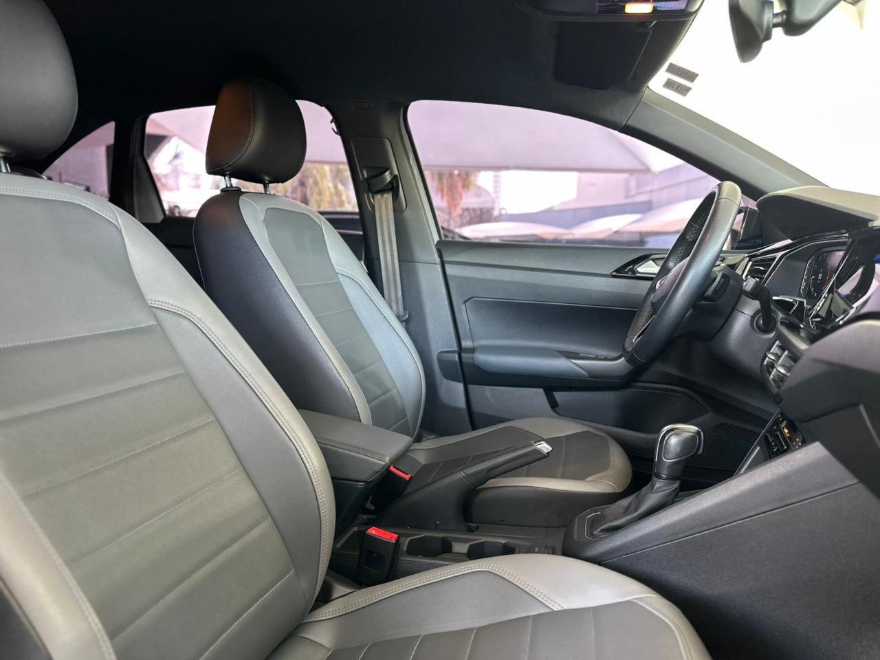 VOLKSWAGEN Nivus 1.0 4P FLEX 200 TSI HIGHLINE TURBO AUTOMÁTICO