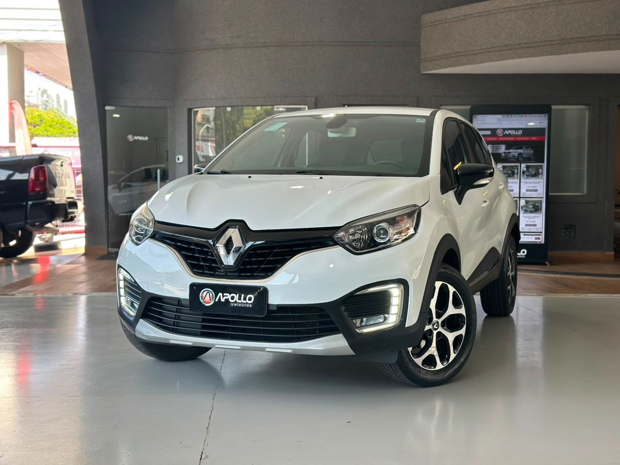 Captur 1.6 16V 4P FLEX SCE INTENSE X-TRONIC CVT