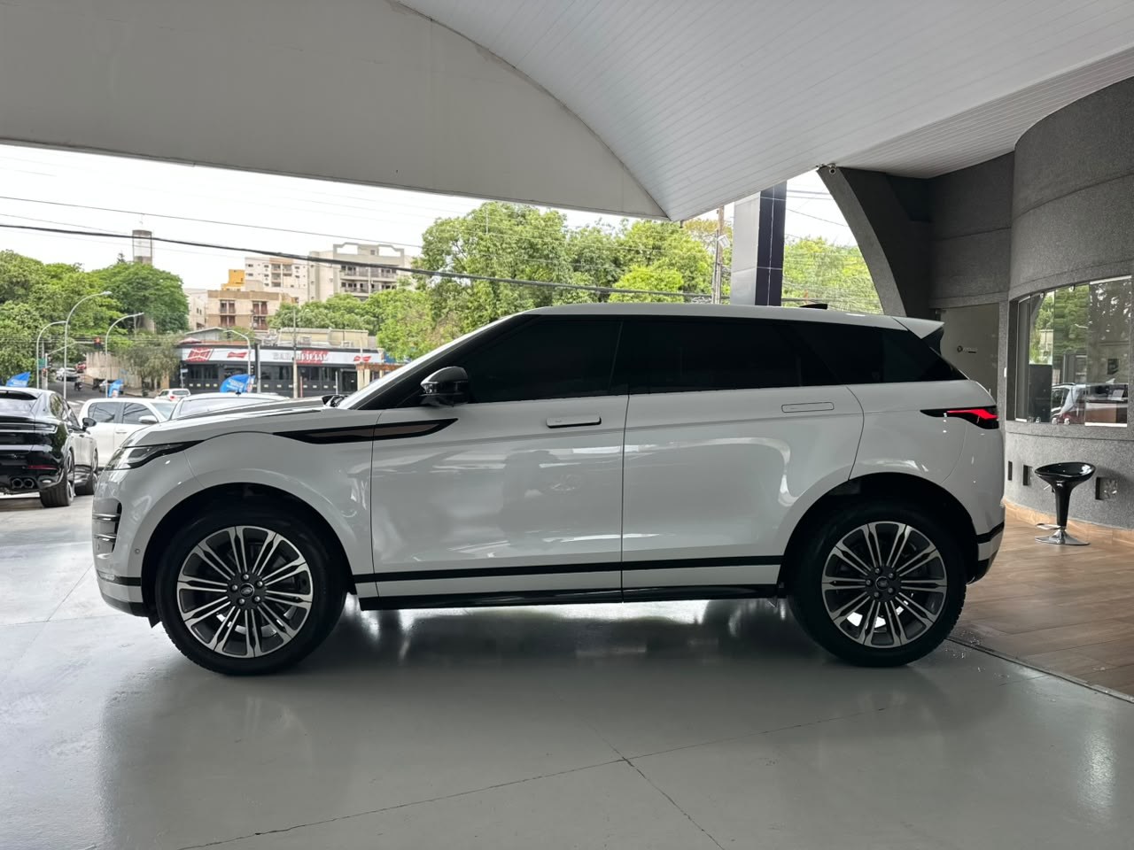 LAND ROVER Range Rover Evoque 2.0 4P FLEX P250 R-DYNAMIC HSE AWD AUTOMÁTICO