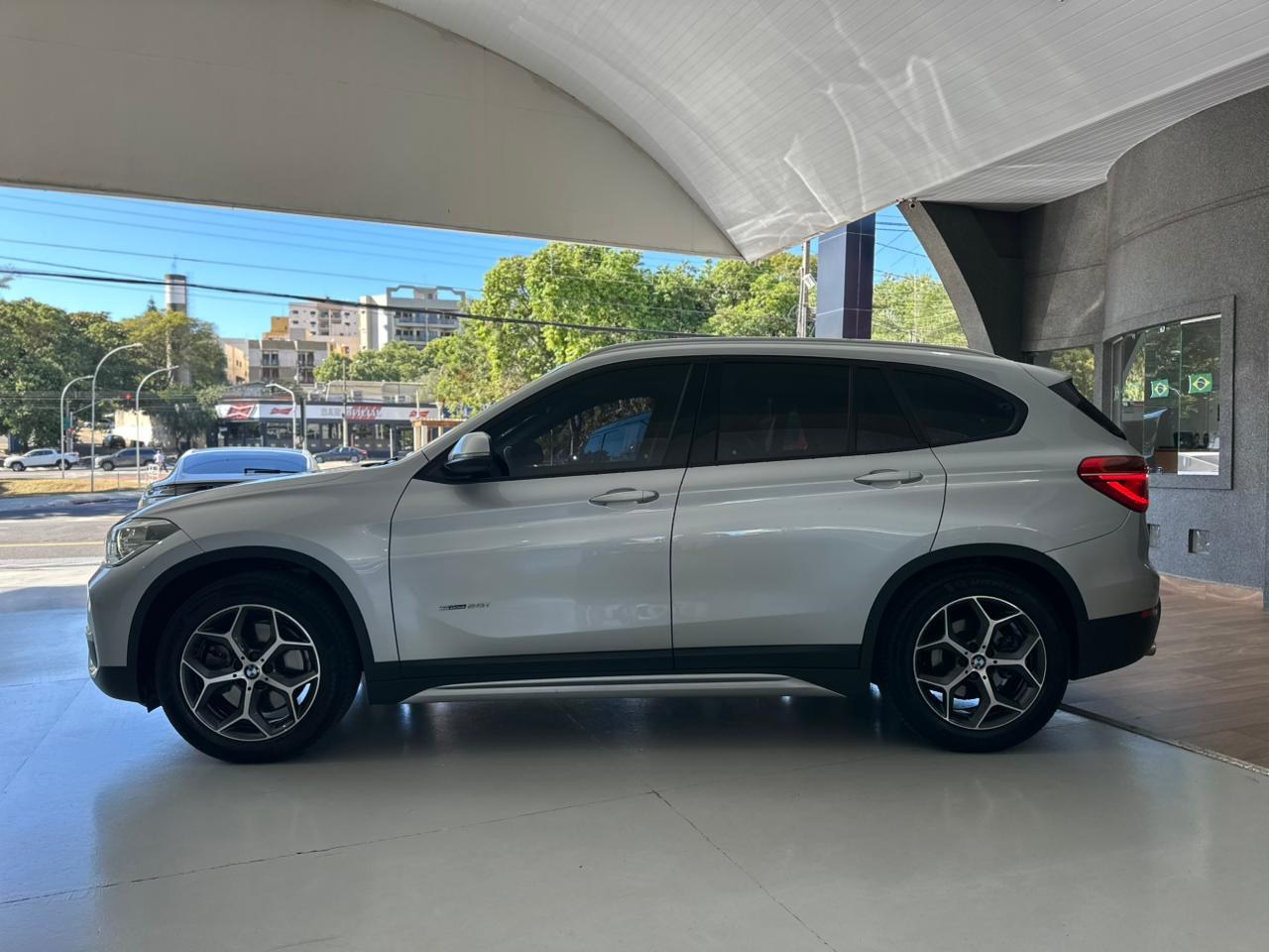 BMW X1 2.0 16V 4P S DRIVE 20I X-LINE AUTOMÁTICO