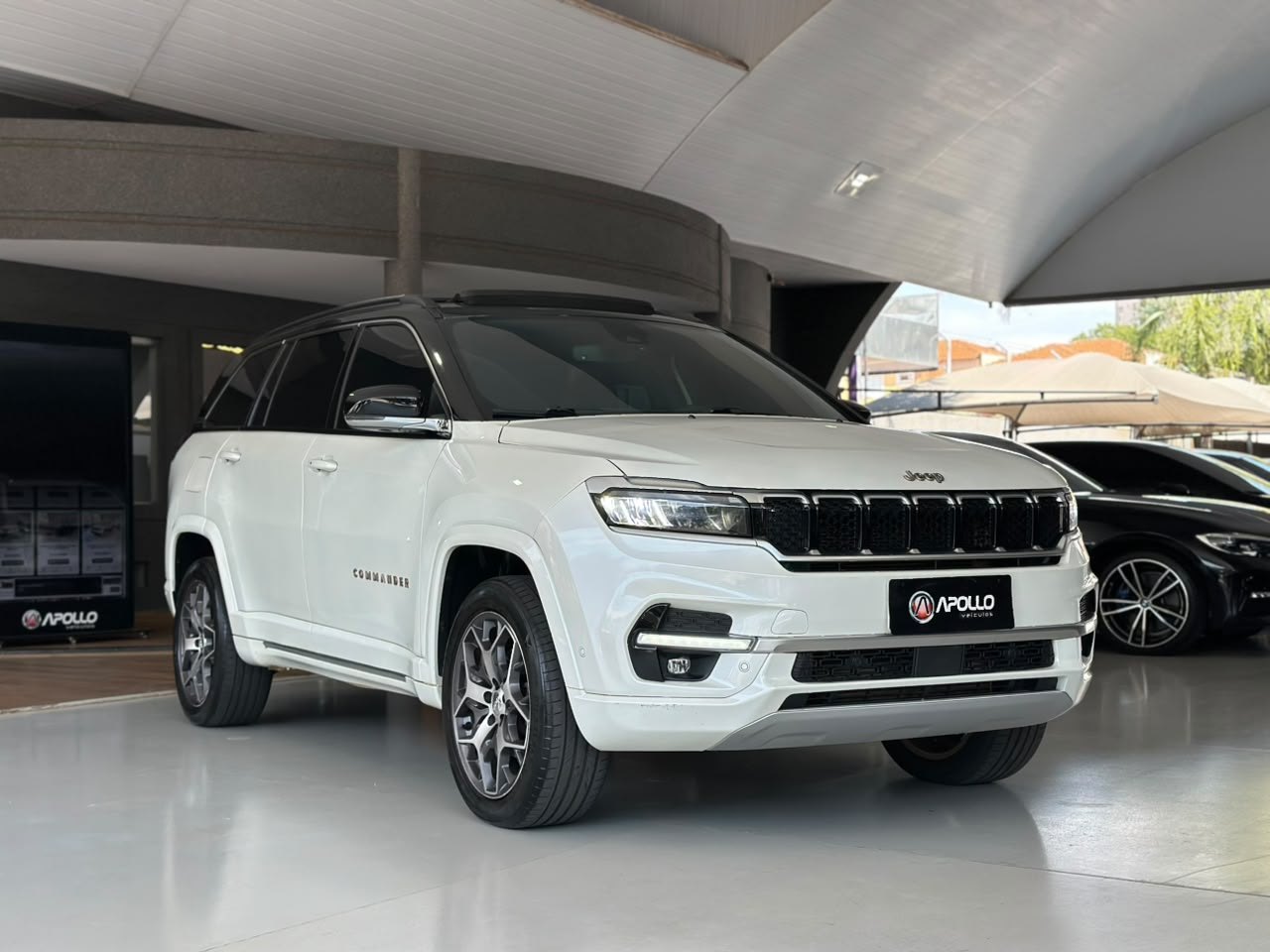 JEEP Commander 2.0 16V 4P TD380 OVERLAND 4X4 TURBO DIESEL AUTOMÁTICO AT9