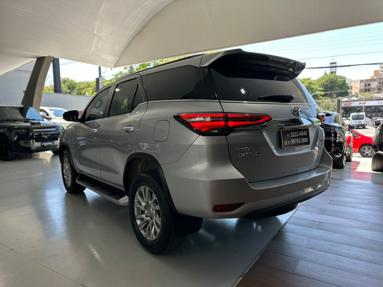TOYOTA Hilux SW4 2.8 16V 4P SRX 4X4 7 LUGARES TURBO DIESEL AUTOMÁTICO
