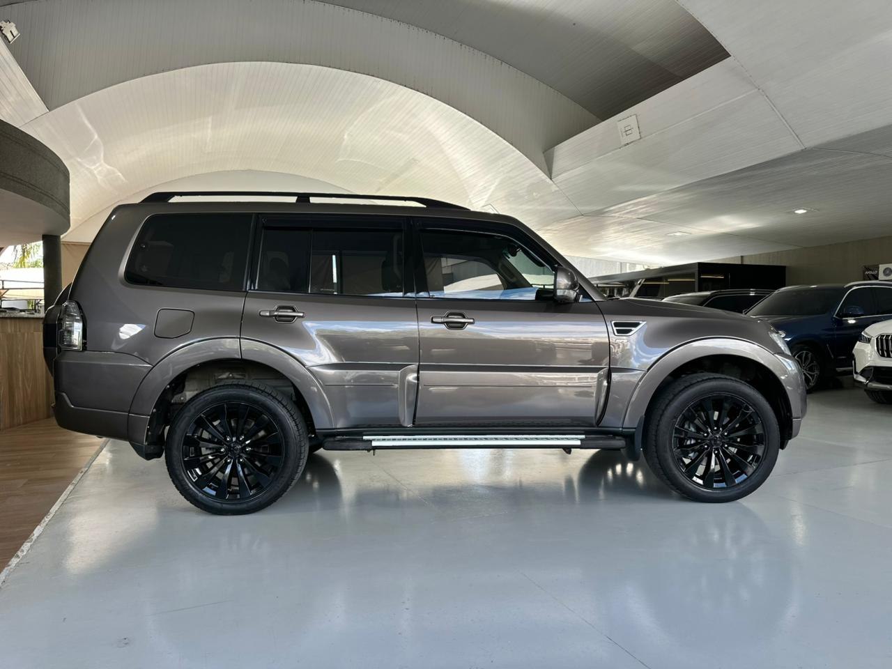 MITSUBISHI Pajero Full 3.8 V6 24V 4P HPE 4X4 AUTOMÁTICO