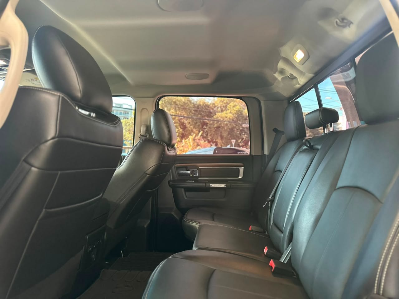 RAM Classic 5.7 V8 32V 4P HEMI LARAMIE AUTOMÁTICO
