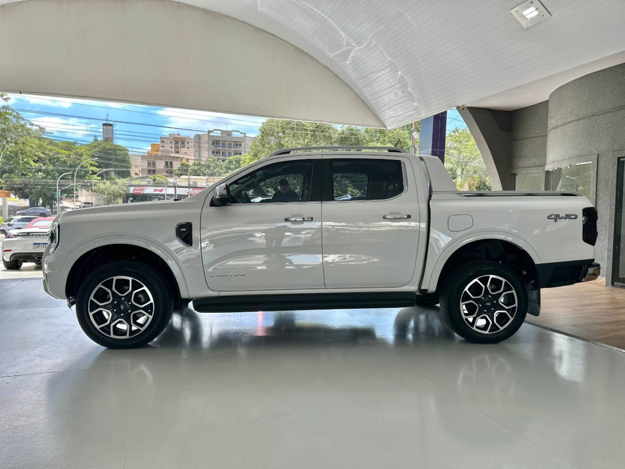 FORD Ranger 3.0 V6 4X4 LIMITED PLUS TURBO DIESEL CABINE DUPLA AUTOMÁTICO