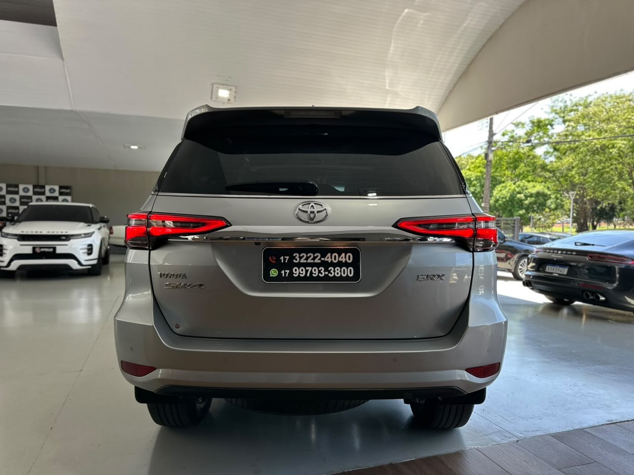 TOYOTA Hilux SW4 2.8 16V 4P SRX 4X4 7 LUGARES TURBO DIESEL AUTOMÁTICO