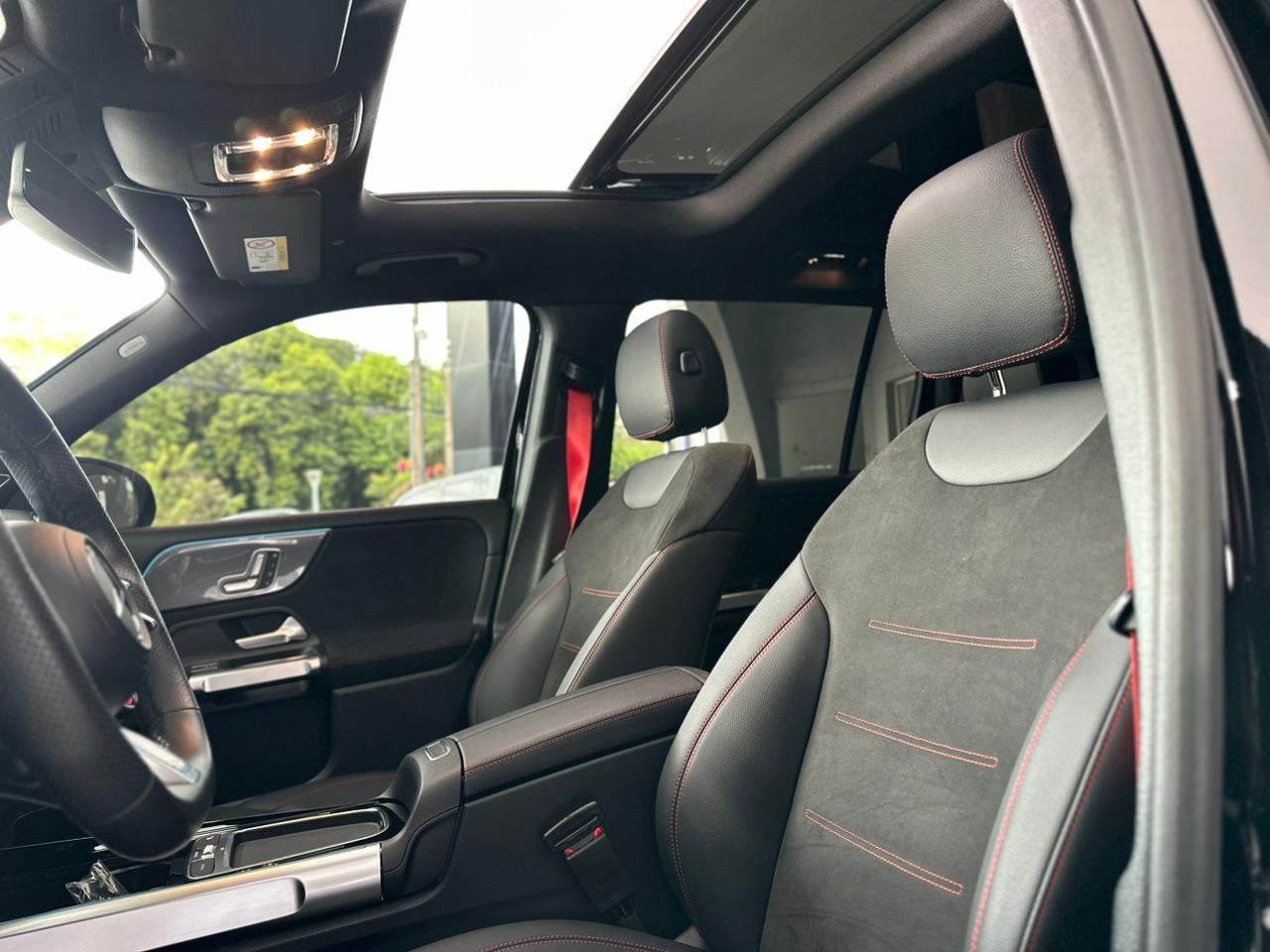 MERCEDES-BENZ GLB 35 AMG 2.0 16V 4P MHEV 4MATIC SPEEDSHIFT AUTOMÁTICO