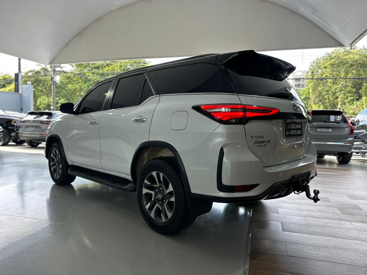 TOYOTA Hilux SW4 2.8 4P SRX 4X4 DIAMOND 7 LUGARES TURBO DIESEL AUTOMÁTICO