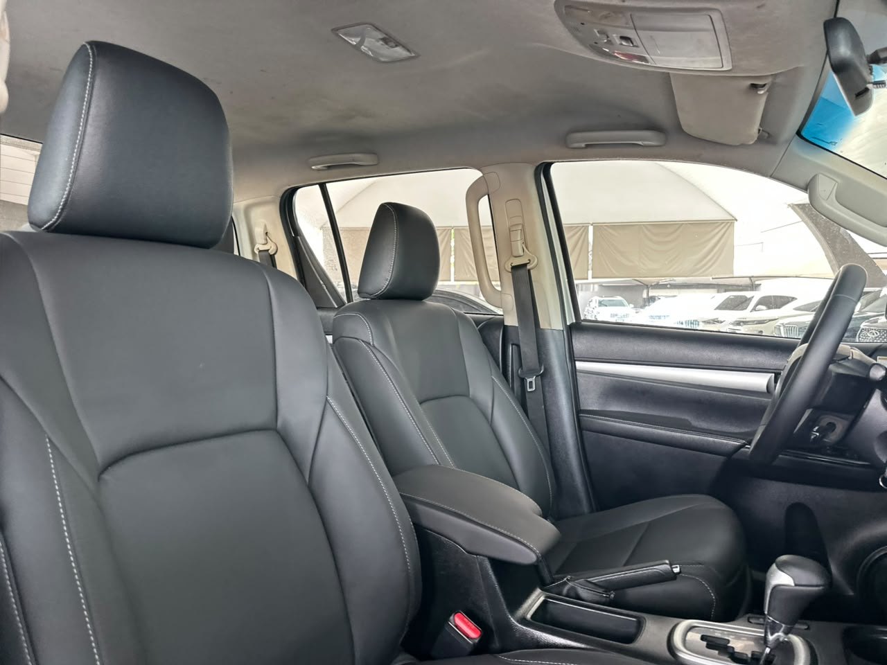 TOYOTA Hilux Caminhonete 2.8 16V SRV 4X4 DIESEL CABINE DUPLA AUTOMÁTICO