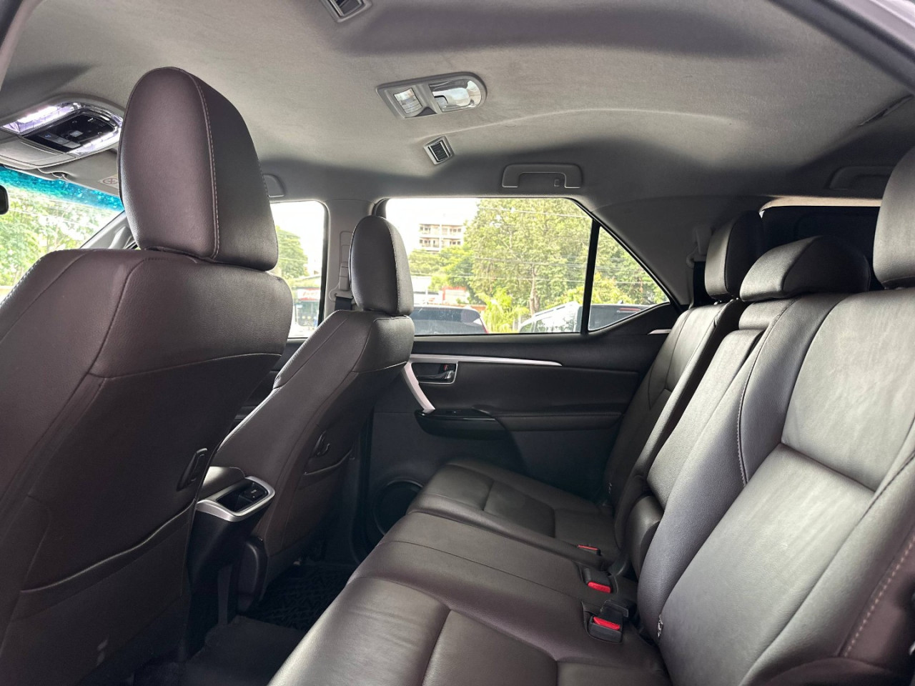 TOYOTA Hilux SW4 2.8 16V 4P SRX 4X4 7 LUGARES TURBO DIESEL AUTOMÁTICO