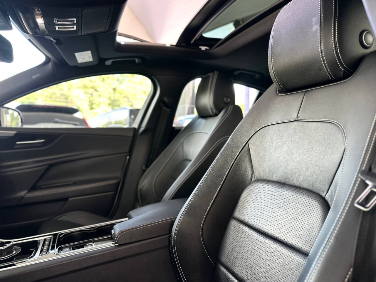 JAGUAR XE 2.0 16V 4P SI4 R-SPORT TURBO AUTOMÁTICO