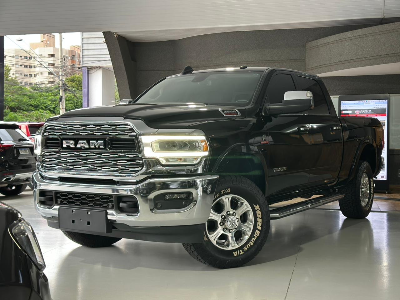 2500 6.7 I6 24V SLT CABINE DUPLA TURBO DIESEL LARAMIE 4X4 AUTOMÁTICO