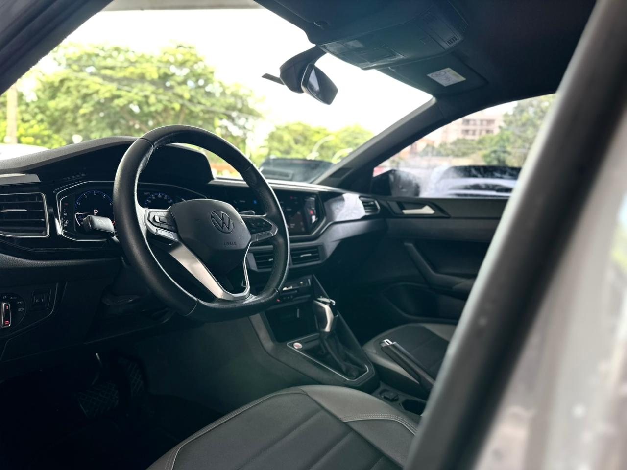 VOLKSWAGEN Nivus 1.0 4P FLEX 200 TSI HIGHLINE TURBO AUTOMÁTICO