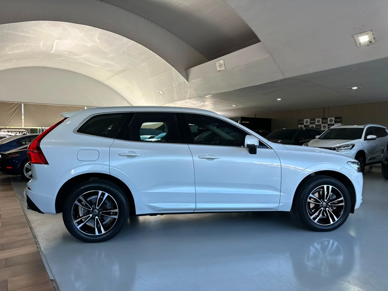 VOLVO XC60 2.0 16V 4P T8 HYBRID MOMENTUM AWD GEARTRONIC AUTOMÁTICO