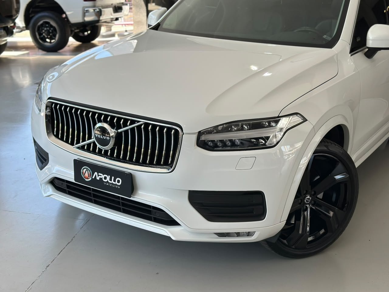 VOLVO XC90 2.0 4P MOMENTUM 4X4 TURBO AUTOMÁTICO