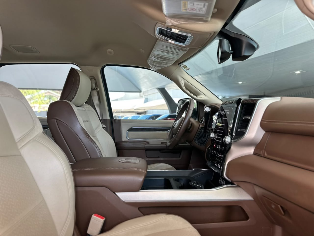 RAM 2500 6.7 I6 24V SLT CABINE DUPLA TURBO DIESEL LARAMIE 4X4 AUTOMÁTICO