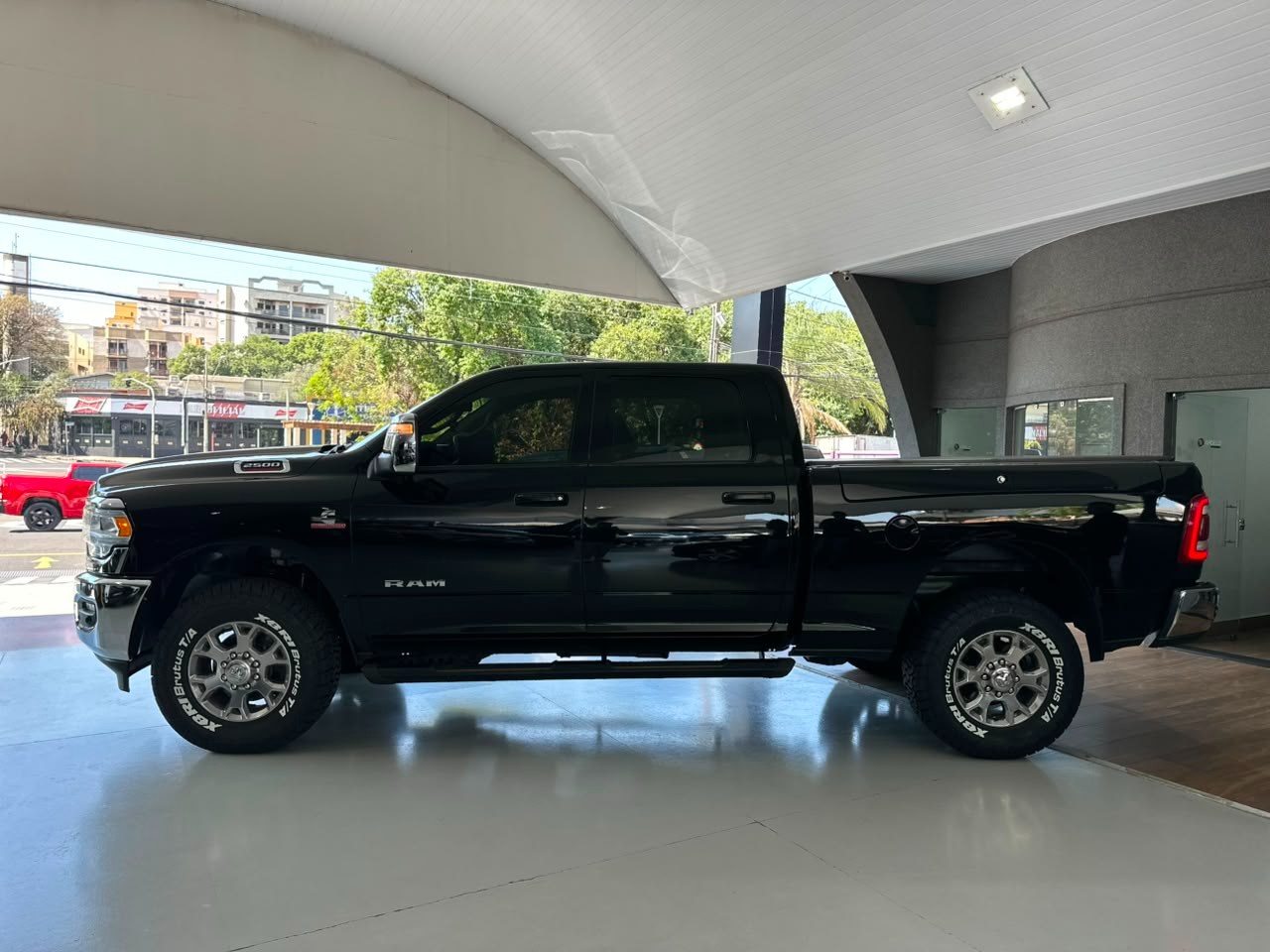 RAM 2500 6.7 I6 24V SLT CABINE DUPLA TURBO DIESEL LARAMIE 4X4 AUTOMÁTICO