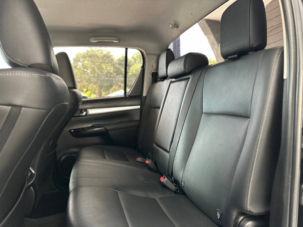 TOYOTA Hilux Caminhonete 2.8 16V SRX 4X4 TURBO DIESEL CABINE DUPLA AUTOMÁTICO