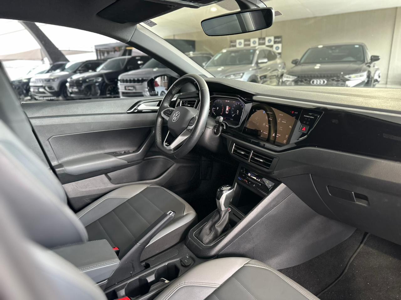 VOLKSWAGEN Nivus 1.0 4P FLEX 200 TSI HIGHLINE TURBO AUTOMÁTICO