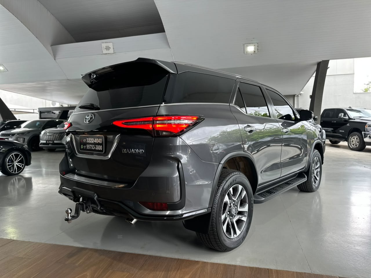 TOYOTA Hilux SW4 2.8 4P SRX 4X4 DIAMOND 7 LUGARES TURBO DIESEL AUTOMÁTICO