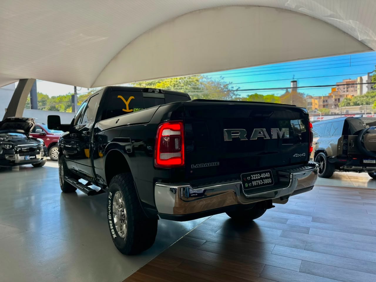 RAM 2500 6.7 I6 24V SLT CABINE DUPLA TURBO DIESEL LARAMIE 4X4 AUTOMÁTICO
