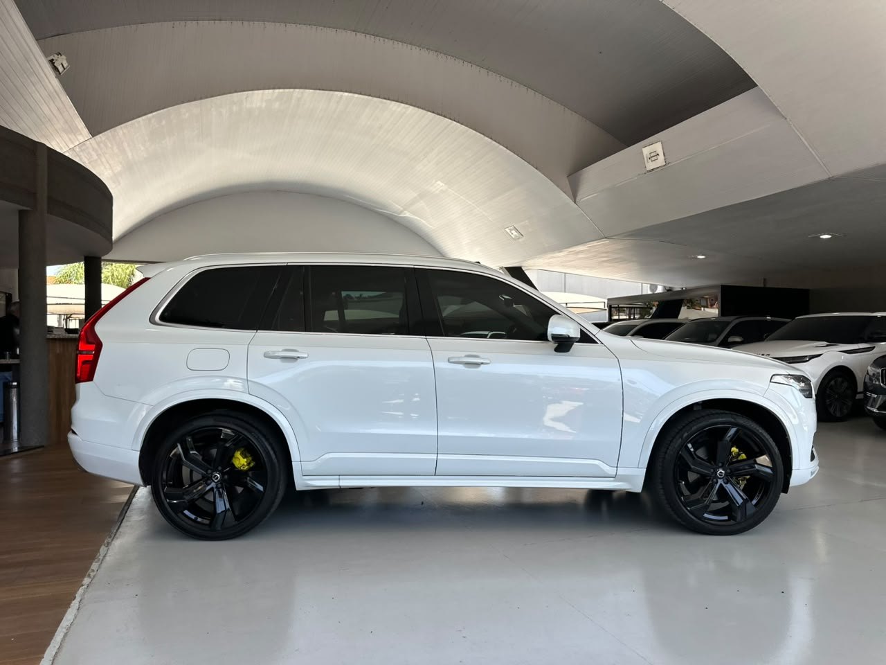 VOLVO XC90 2.0 4P MOMENTUM 4X4 TURBO AUTOMÁTICO