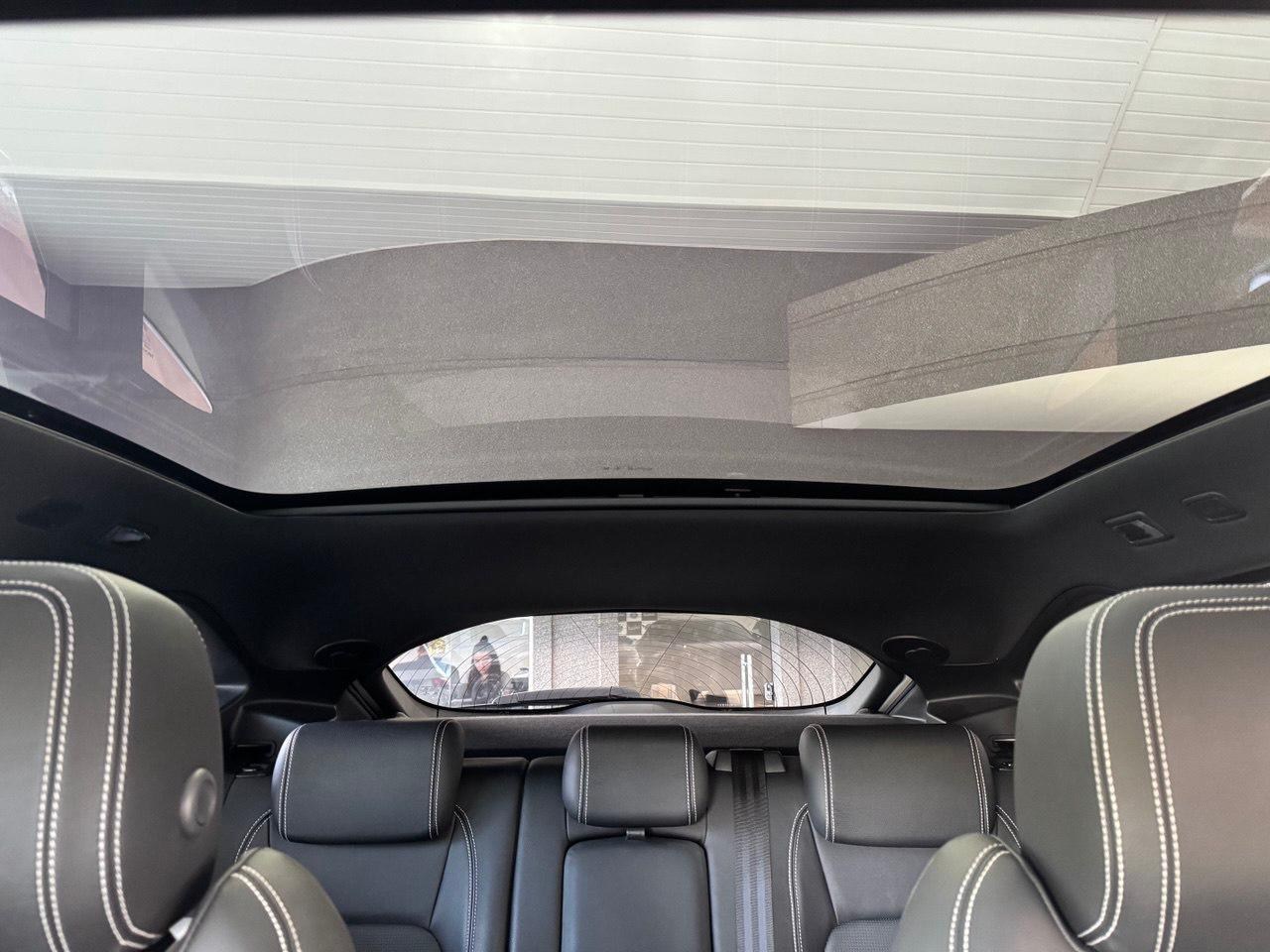 JAGUAR E-Pace 2.0 16V 4P P300 R-DYNAMIC S AWD TURBO AUTOMÁTICO