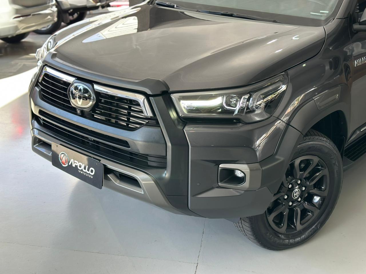 TOYOTA Hilux Caminhonete 2.8 16V SRX CONQUEST 4X4 TURBO DIESEL CABINE DUPLA AUTOMÁTICO