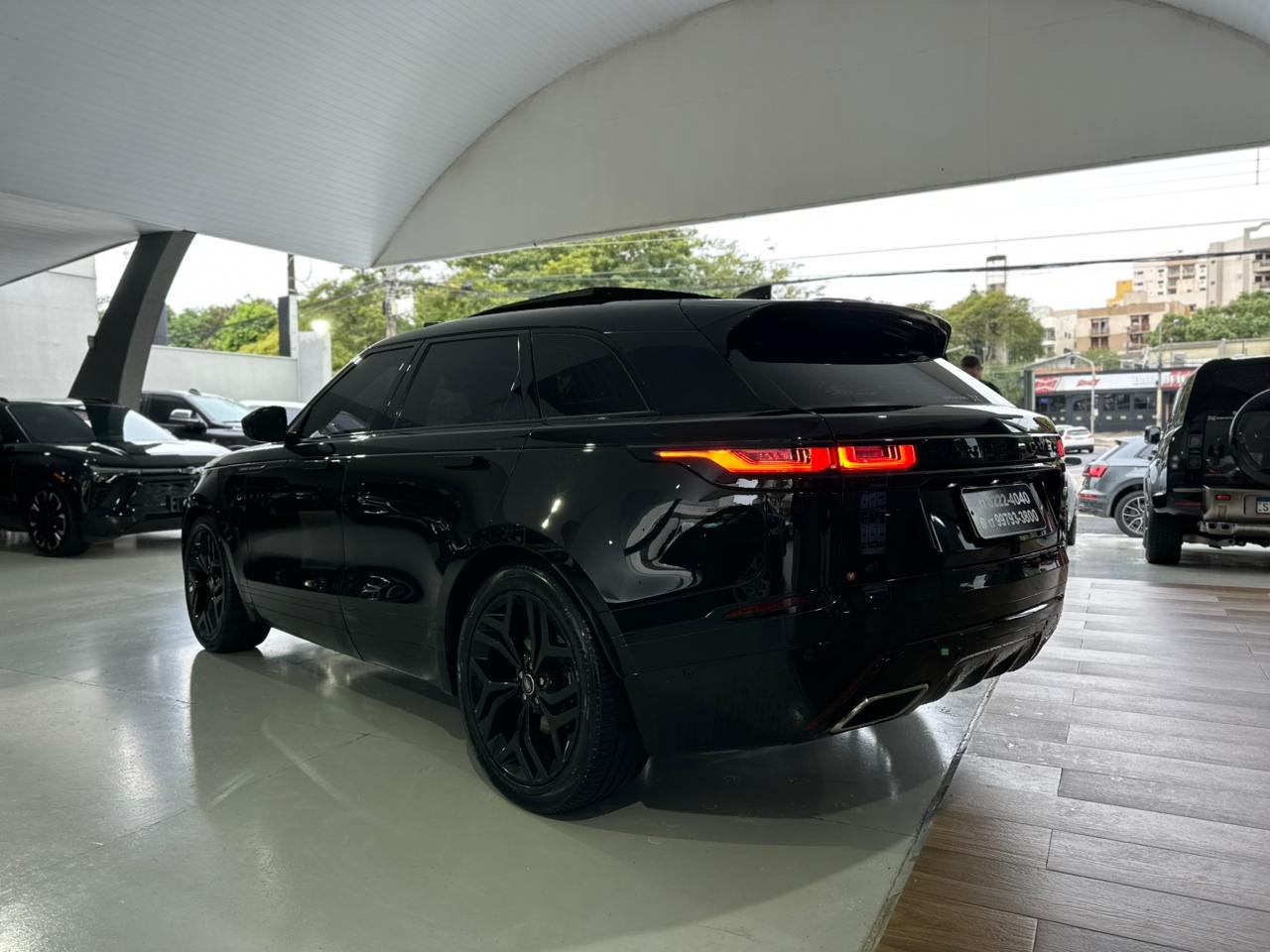 LAND ROVER Range Rover Velar 2.0 16V 4P P300 SE R-DYNAMIC AUTOMÁTICO