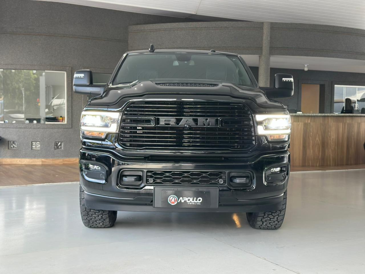 RAM 2500 6.7 I6 24V SLT CABINE DUPLA TURBO DIESEL LARAMIE 4X4 AUTOMÁTICO