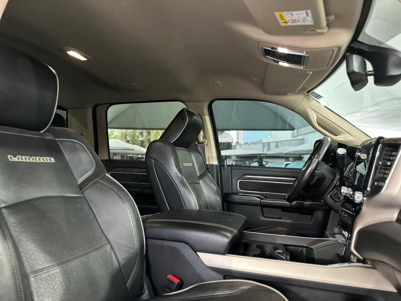 RAM 2500 6.7 I6 24V SLT CABINE DUPLA TURBO DIESEL LARAMIE 4X4 AUTOMÁTICO