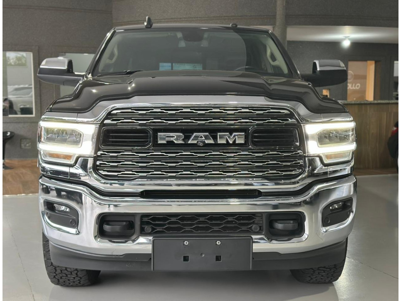 RAM 2500 6.7 I6 24V SLT CABINE DUPLA TURBO DIESEL LARAMIE 4X4 AUTOMÁTICO