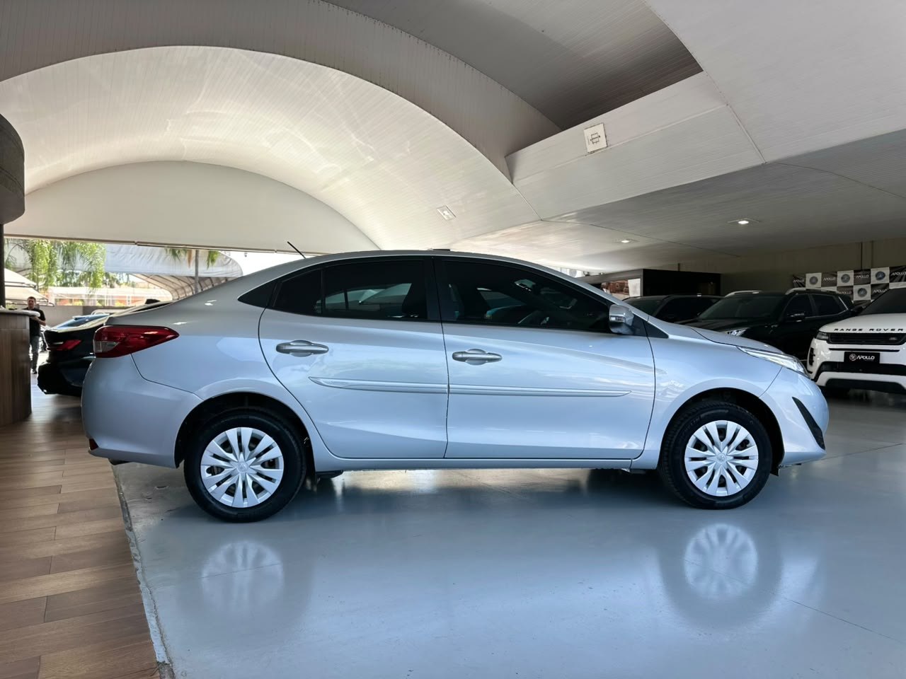 TOYOTA Yaris Sedan 1.3 16V 4P FLEX XL MULTIDRIVE AUTOMÁTICO CVT