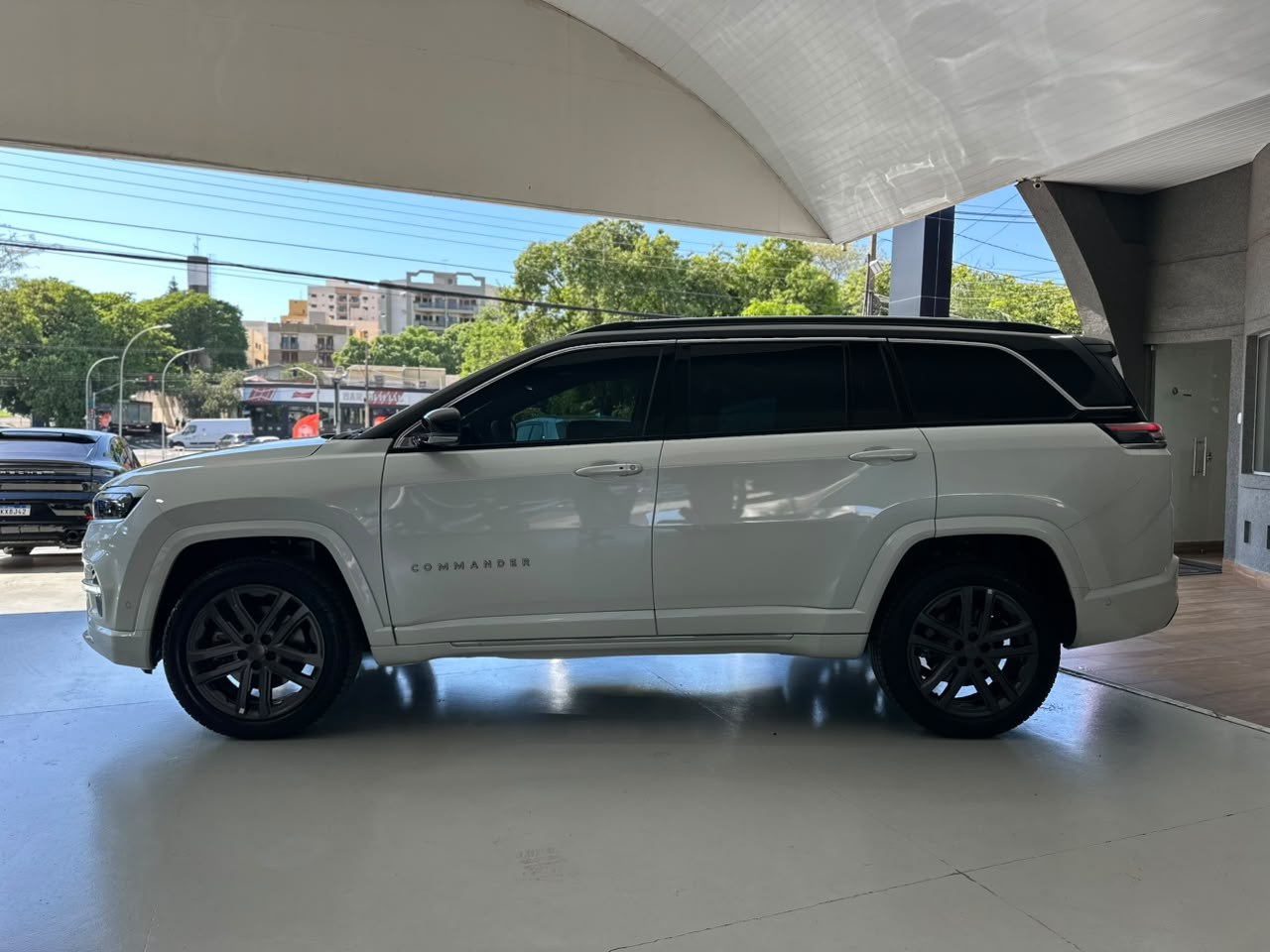 JEEP Commander 2.0 16V 4P HURRICANE 4 OVERLAND TURBO 4X4 AUTOMÁTICO AT9