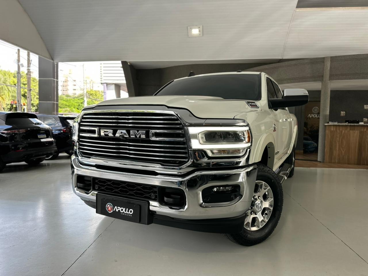 2500 6.7 I6 24V SLT CABINE DUPLA TURBO DIESEL LARAMIE 4X4 AUTOMÁTICO