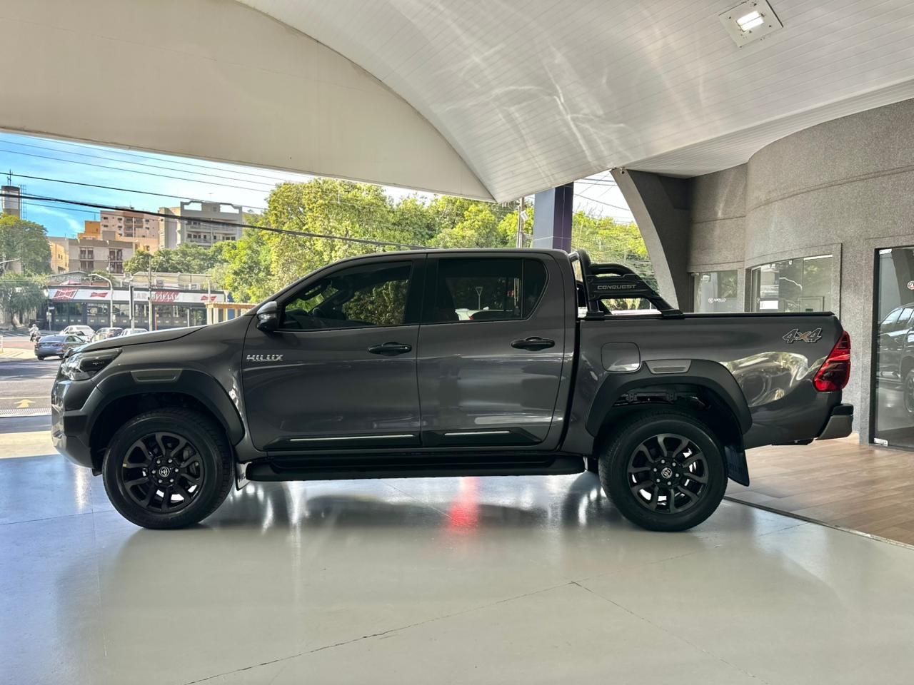 TOYOTA Hilux Caminhonete 2.8 16V SRX CONQUEST 4X4 TURBO DIESEL CABINE DUPLA AUTOMÁTICO