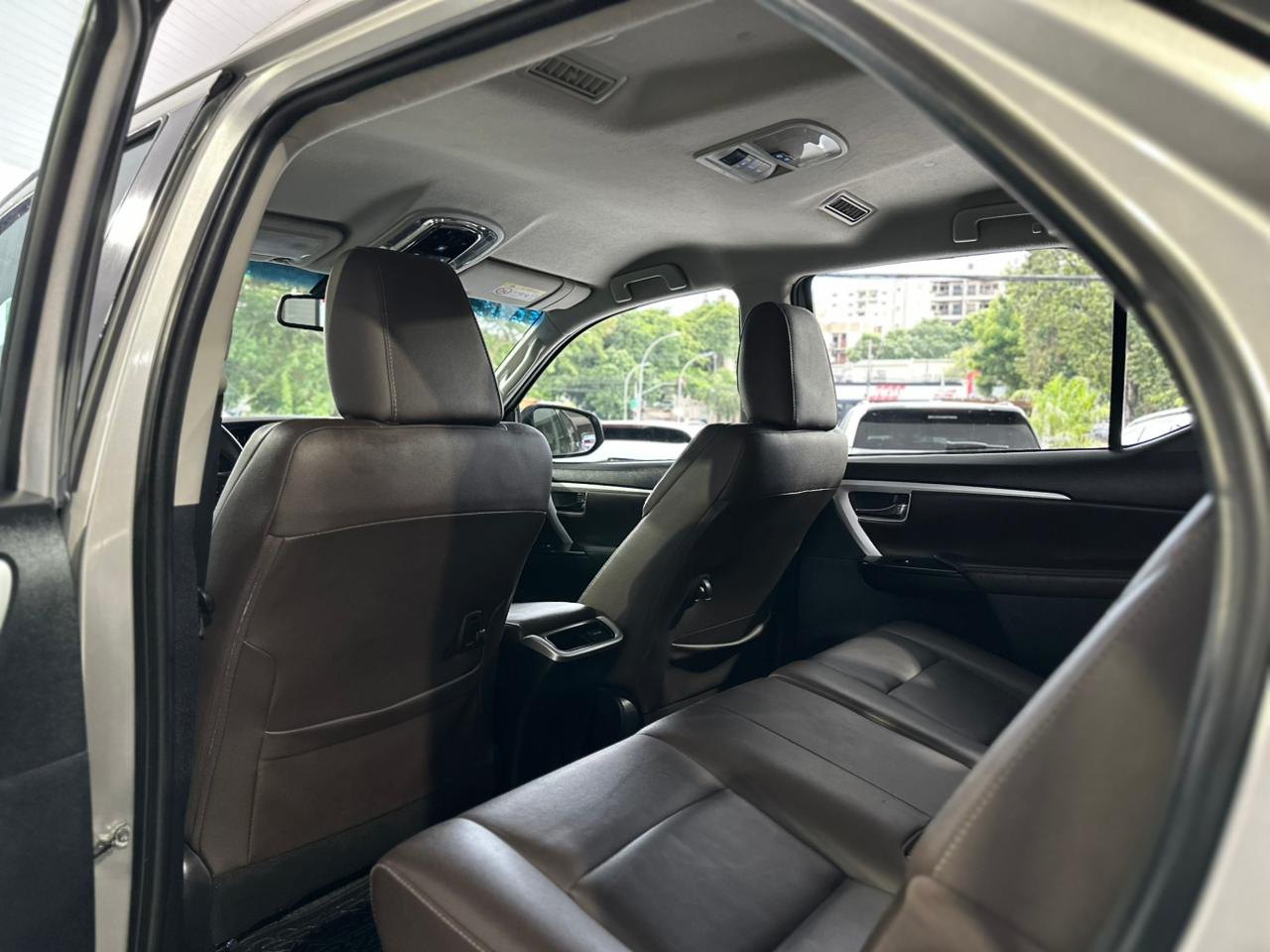 TOYOTA Hilux SW4 2.8 16V 4P SRX 4X4 7 LUGARES TURBO DIESEL AUTOMÁTICO