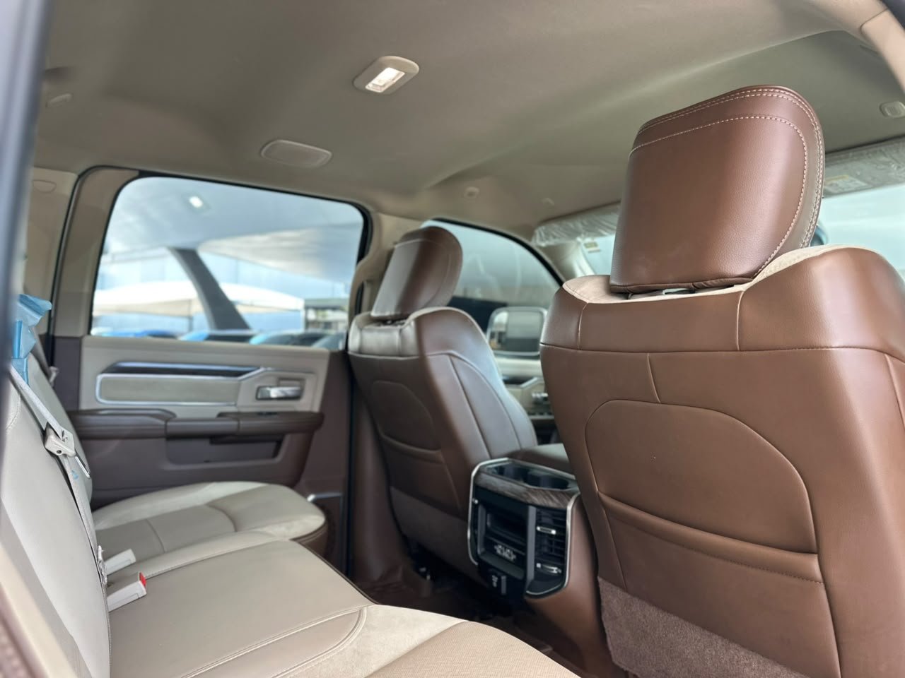 RAM 2500 6.7 I6 24V SLT CABINE DUPLA TURBO DIESEL LARAMIE 4X4 AUTOMÁTICO