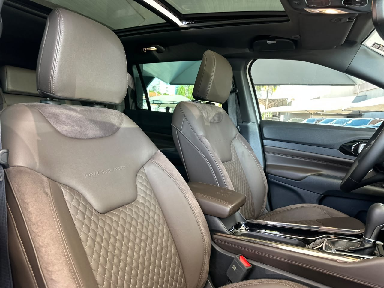 JEEP Commander 2.0 16V 4P HURRICANE 4 OVERLAND TURBO 4X4 AUTOMÁTICO AT9