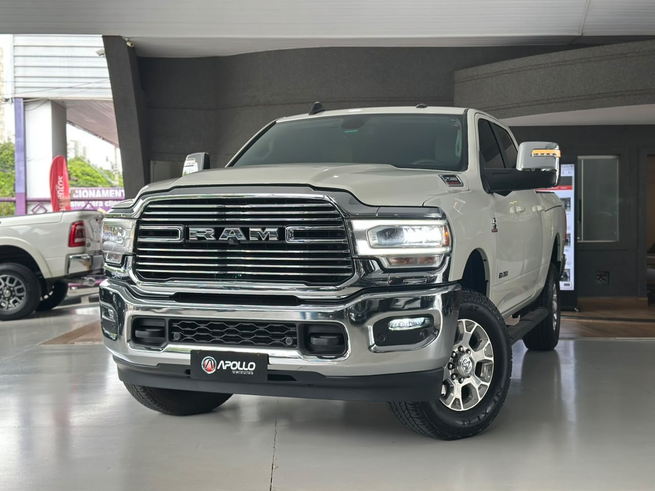 2500 6.7 I6 24V SLT CABINE DUPLA TURBO DIESEL LARAMIE 4X4 AUTOMÁTICO