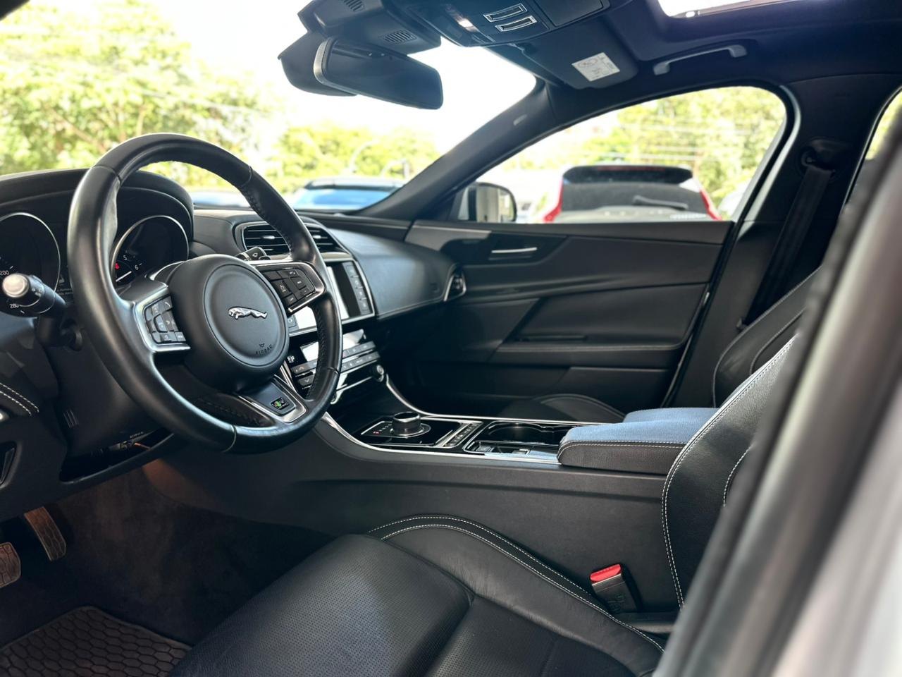 JAGUAR XE 2.0 16V 4P SI4 R-SPORT TURBO AUTOMÁTICO