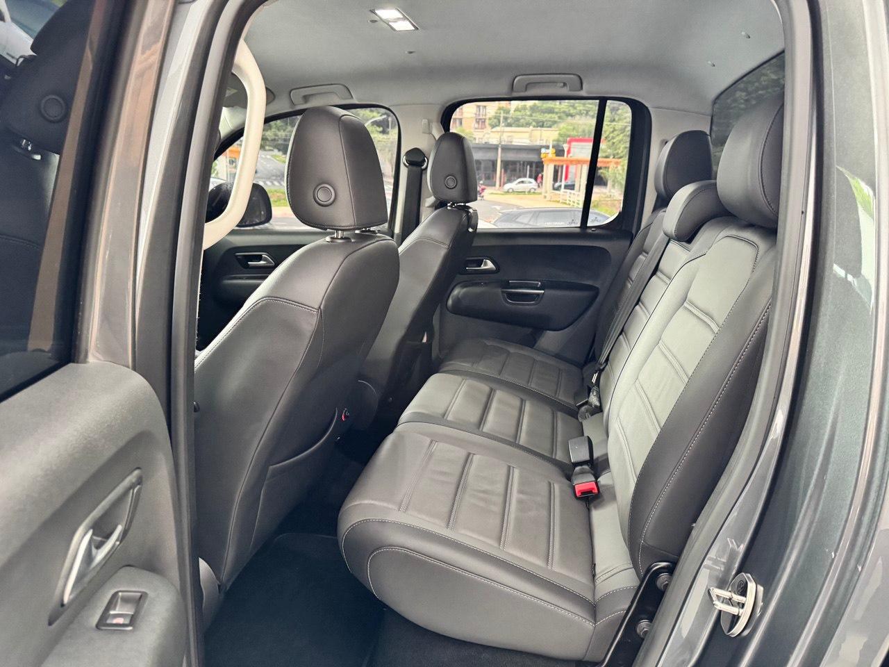 VOLKSWAGEN Amarok 3.0 V6 CABINE DUPLA HIGHLINE 4X4 TURBO INTERCOOLER AUTOMÁTICO