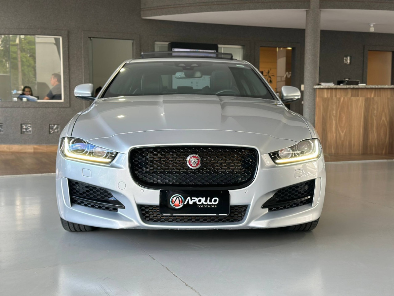 JAGUAR XE 2.0 16V 4P SI4 R-SPORT TURBO AUTOMÁTICO